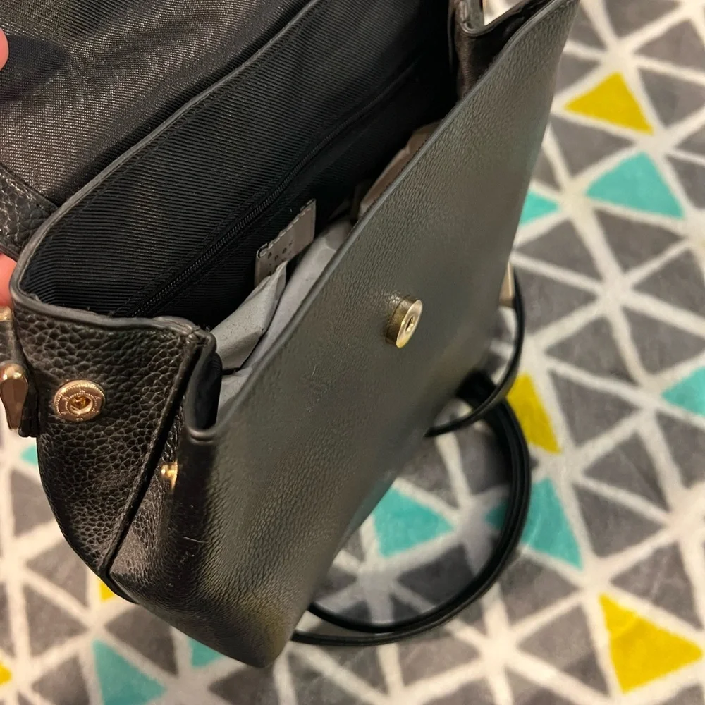 2-in-1 crossbody/backpack bag